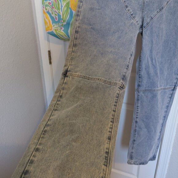 NWT | PRETTY LITTLE THING | High Waist Seam Detail Mom Jeans | BLEACH WASH | 10 - Picture 10 of 14